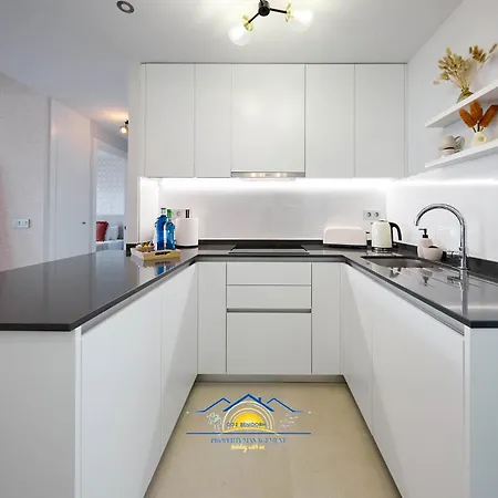 Eagle Serenity Apartament *