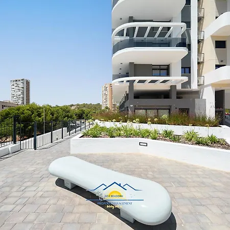 Eagle Serenity Apartament *